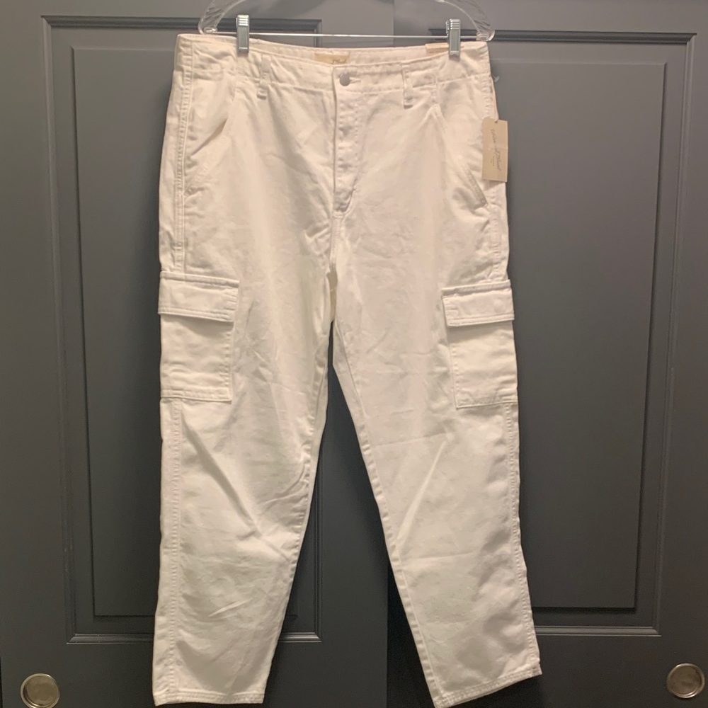 Universal Thread Women's White Boyfriend Jeans